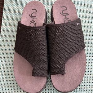 RYKA Mango Slide Black 9 1/2 M